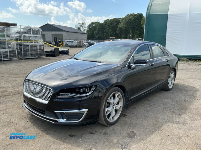 Lot 2-90454 - 2017 Lincoln MKZ Select FWD Sedan FWD