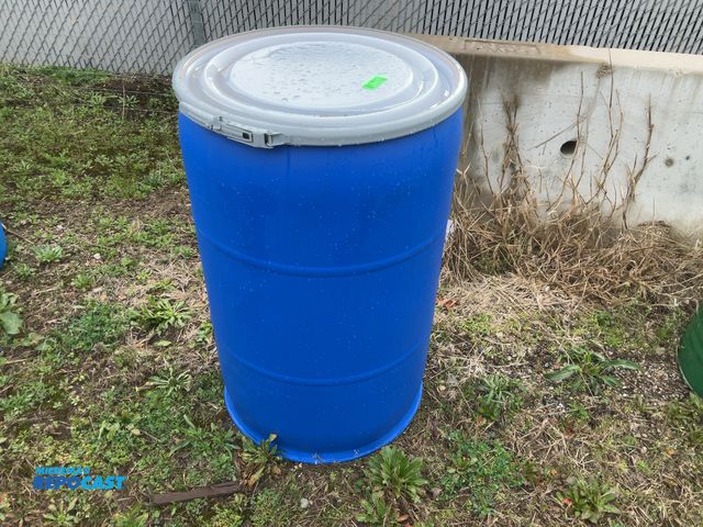 Lot 2-94815 - 1 55 gallon blue plastic barrel with removable lid and locking ring, clean inside