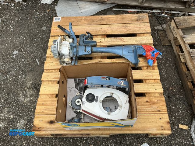 Lot 2-17216 - Eska 7.5Hp Boat Motor