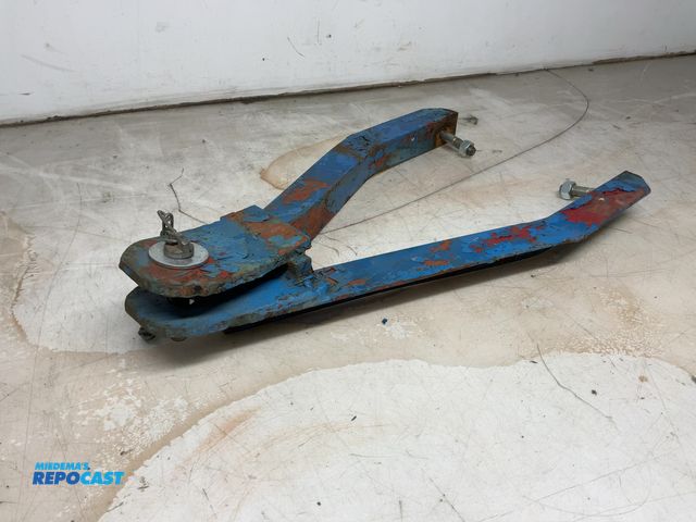 Lot 2-67534 - Farm Tractor implement tow bar hitch, geavy duty steel, fold-up, adjustable implement farm equipment...