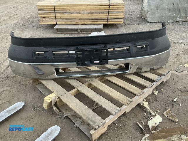 Lot 2-75293 - Chrome front bumper for a 2008 - 2022. Ford takeoff great condition. E-350, Ford OEM Van/bus/truck f...