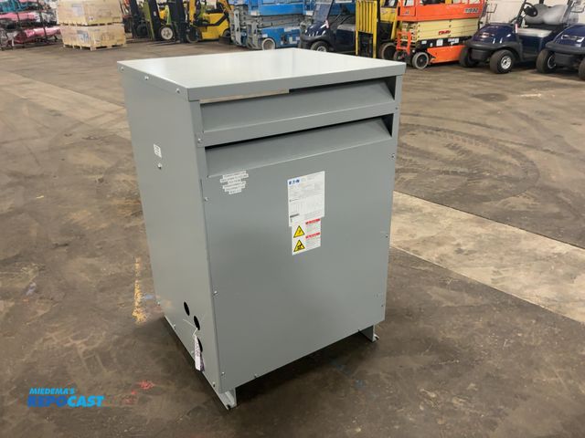 Lot 2-33086 - 2020 Eaton Cat. No, V48M28T1216 Dry-Type Distribution Transformer, 480 Volt High Voltage, 208Y/120 L...