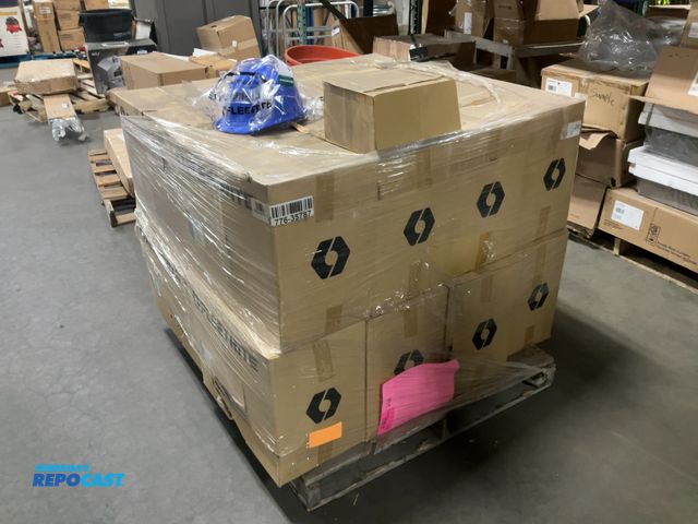 Lot 2-39533 - Skid lot of (16) boxes of Fleetrite hard hats, FLTSIHHAT1, 256 hats total