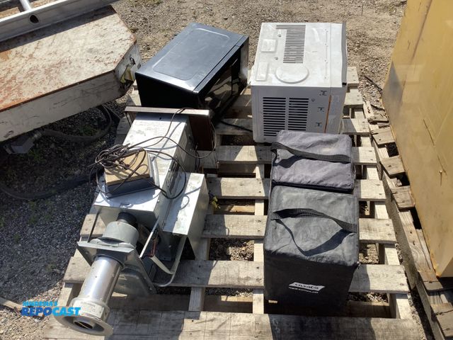 Lot 2-91166 - Lot of small RV Appliances