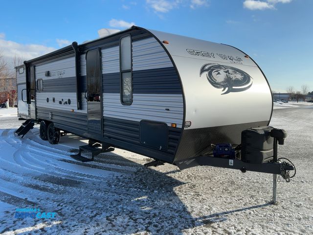 Lot 2-43340 - 2022 Cherokee Grey Wolf Limited 29TE Camper Travel Trailer