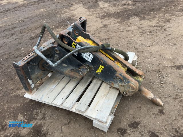 Lot 2-42496 - Stanley MB05 Hydraulic Hammer Breaker Skid Steer Attachment, Quick Attach, Has Hydraulic Hoses with ...