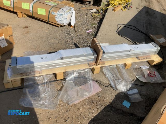 Lot 2-33339 - (2) Festo Linear Actuators