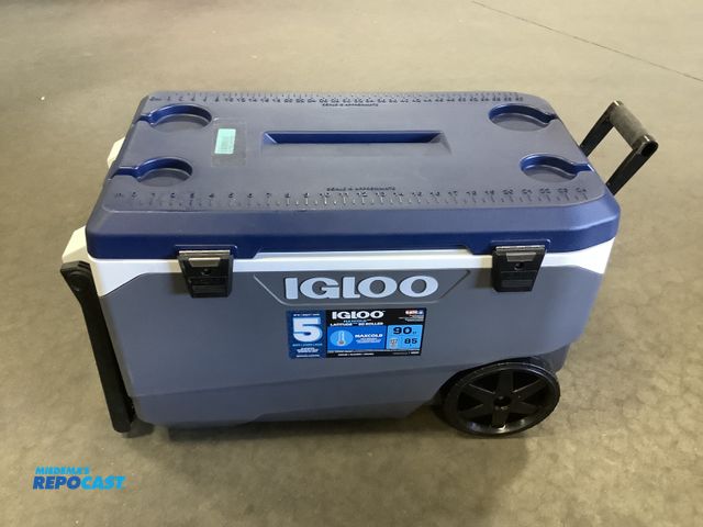Lot 2-13791 - Igloo 90QT/85L  MAXCOLD LATITUDE 90 ROLLER, up to 5 days ice retention, can hold up to 137 cans