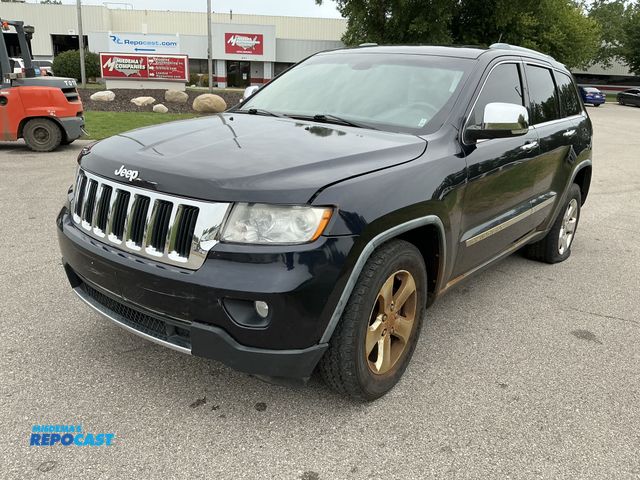 Lot 2-18797 - 2011 Jeep Grand Cherokee Limited 4WD SUV 4x4