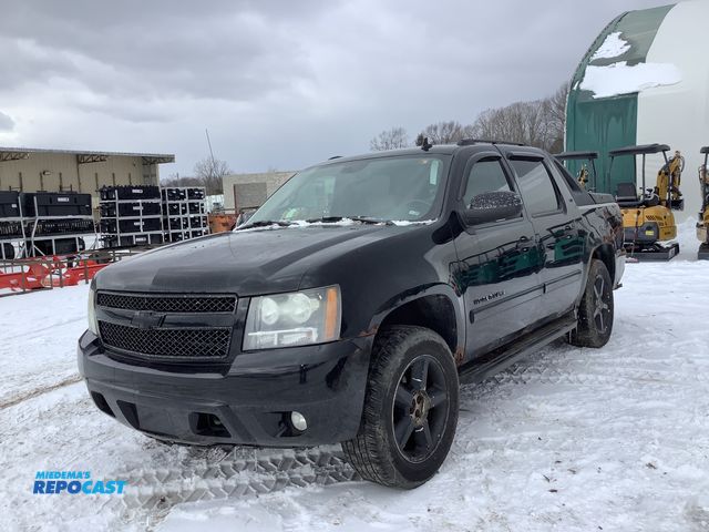 Lot 2-41944 - 2007 Chevrolet Avalanche LTZ Crew Cab Short Box Pickup Truck 4x4