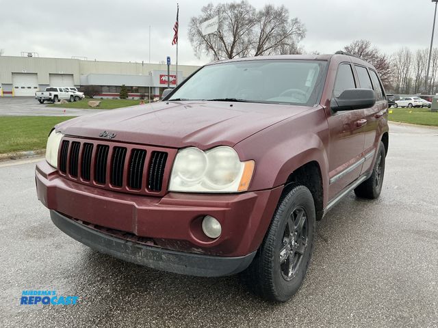 Lot 2-93002 - 2007 Jeep Grand Cherokee Laredo 4WD SUV