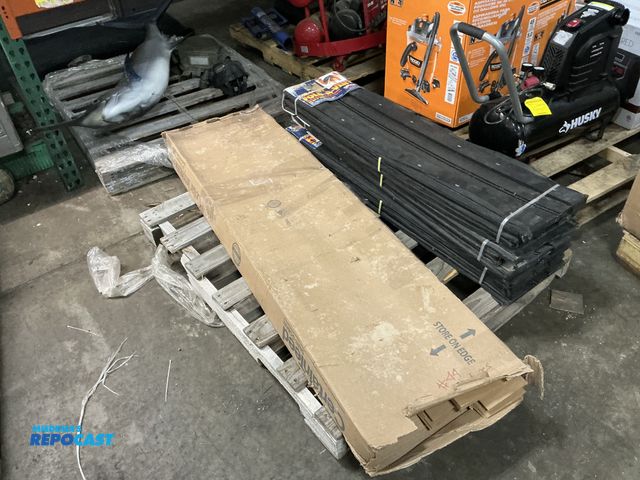 Lot 2-93541 - full box of certainteed mountain cedar siding, 3 pkgs, 60ft