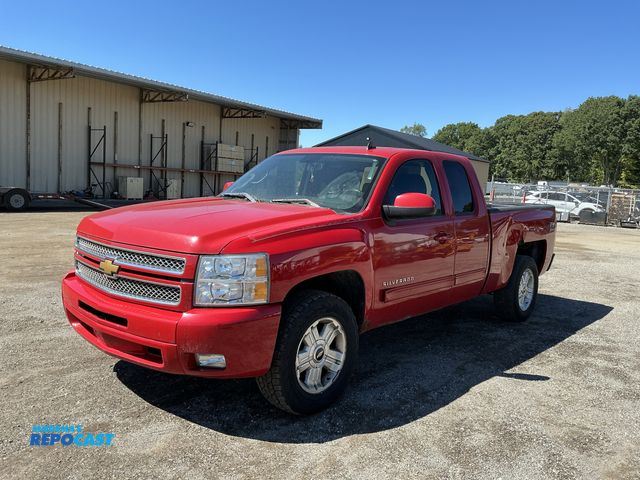 Lot 2-20035 - 2012 Chevrolet Silverado LT Ext. Cab 4WD Extended Cab Standard Box Pickup Truck 4x4