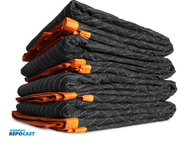 Lot 2-16232 - WEN 272804 72”x80” moving blankets (4 pack) - black and orange