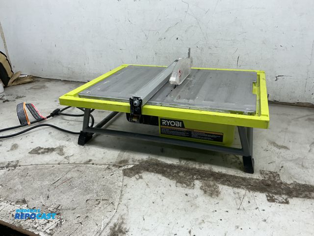 Lot 2-74071 - Ryobi WS7221CN 4.8 -Amps 7 in. Blade Corded Tabletop Wet Tile Saw