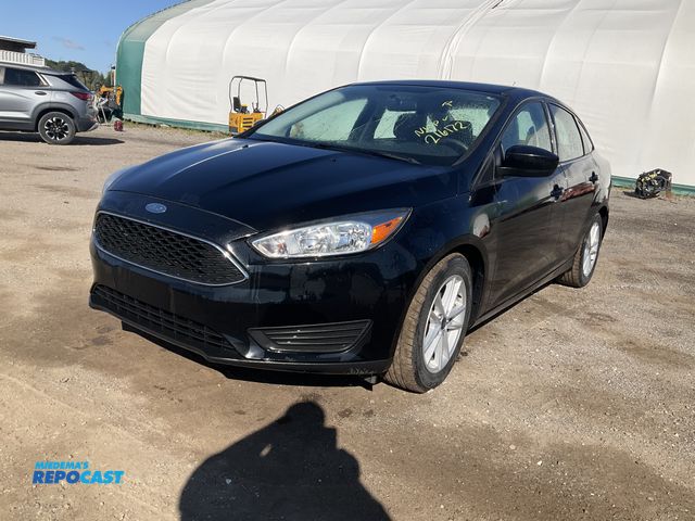 Lot 2-90979 - 2018 Ford Focus SE Sedan FWD