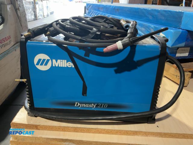 Lot 2-22633 - Miller Dynasty 210, 210-amp AC/DC TIG and Stick welder