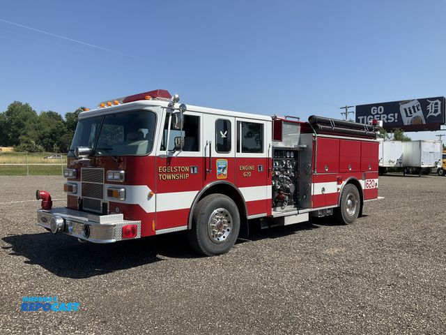 Lot 2-21989 - 1995 Pierce Saber Fire Truck