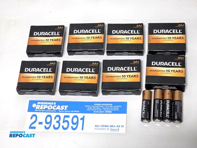 Lot 2-93591 - lot of new Duracell AA batteries, exp. 2030. , 8 packs of 4