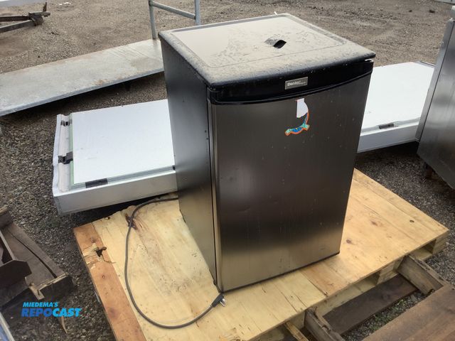 Lot 2-93499 - Danby Dar044a2sldd Mini Refrigerator Measuring 32” x 21” x 21”