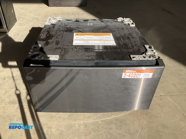 Lot 2-40201 - Scratch & Dent LG WDP6B Laundry Pedestal with Storage Drawer