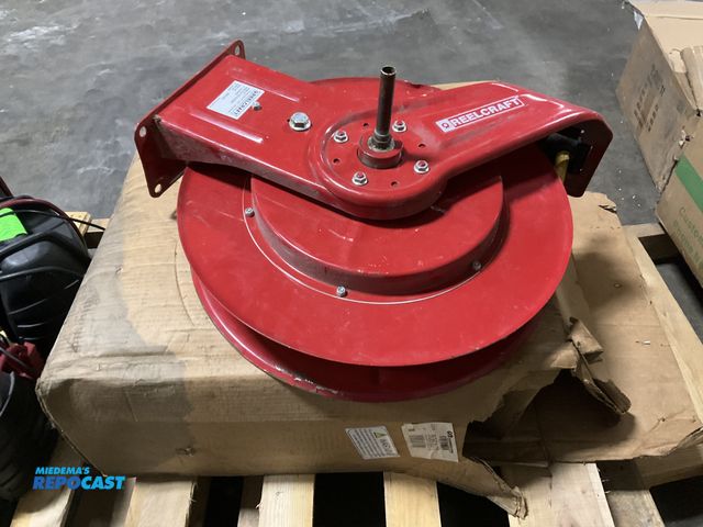Lot 2-23039 - (2) hose reels with hoses