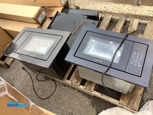 Lot 2-18044 - Scratch & Dent Grey stone GSMW09B Microwave Oven (2)