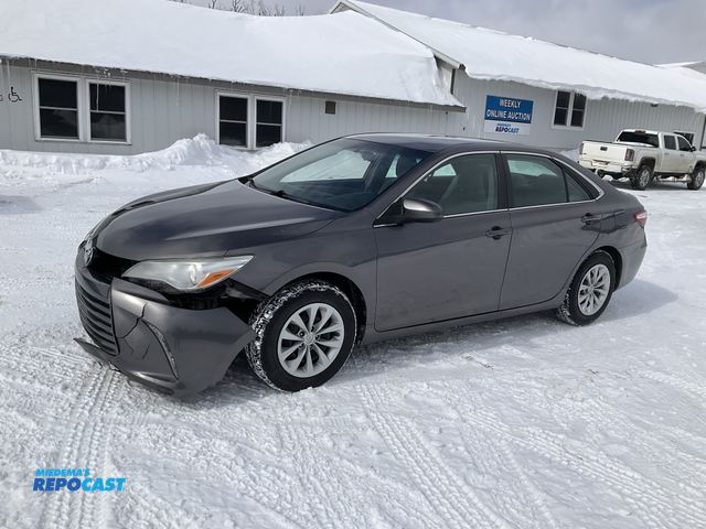Lot 2-60919 - 2017 Toyota Camry Sedan FWD