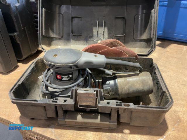 Lot 2-15292 - Porter Cable  343 5” Random Orbit Sander  Electric Powered