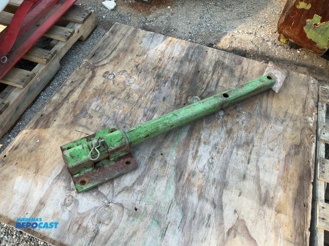 Lot 2-67743 - john deere farm implement adjustable jack stand for various types of implements