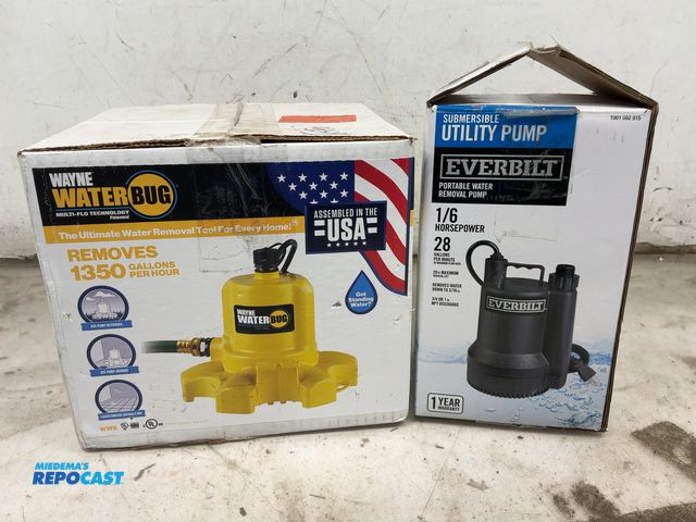Lot 2-67032 - Lot of (2) pumps: 1- Wayne water bug, 1- everbilt portable water removal pump