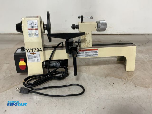 Lot 2-18612 - Shop fox W1704 bench top wood lathe 120volt