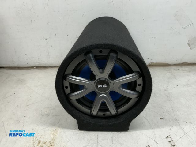 Lot 2-27306 - Pyle blue wave PLTAB8 8” 250 watt amplified subwoofer tube