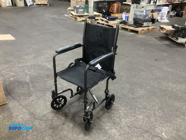 Lot 2-93950 - Drive Lightweight folding transport chair
