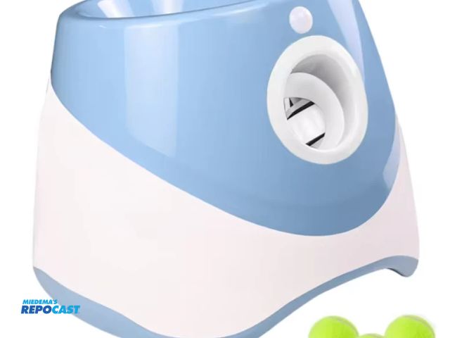 Lot 2-73196 - Blue Automatic Ball Launcher