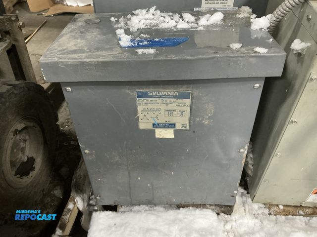 Lot 2-40405 - Sylvania Power Transformer Three Phase 60Hz 480v 152-414
