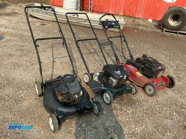 Lot 2-11160 - Lot of (3) push powers 1- Briggs $ Stratton reliable starting 1- boldens side discharge 20” 1- toro ...