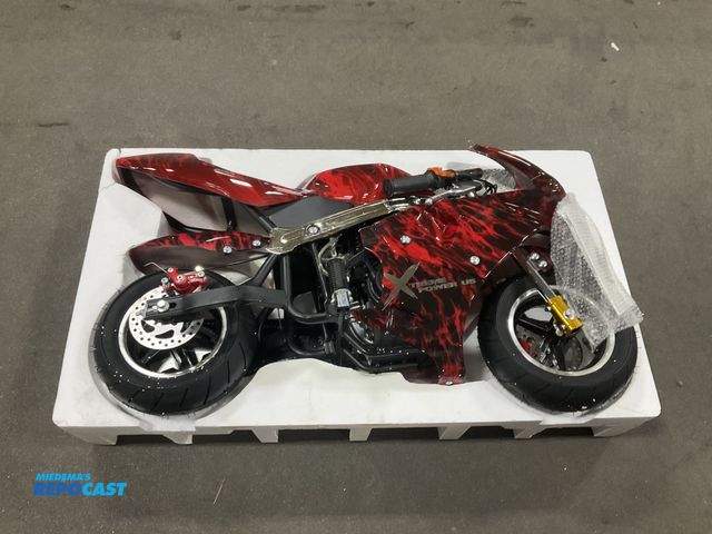Lot 2-75705 - XtremepowerUS 40CC Motorcycle Gas Pocket Bike 4-Stroke Engine Mini Bike Ride-On Padded Seat for Adul...