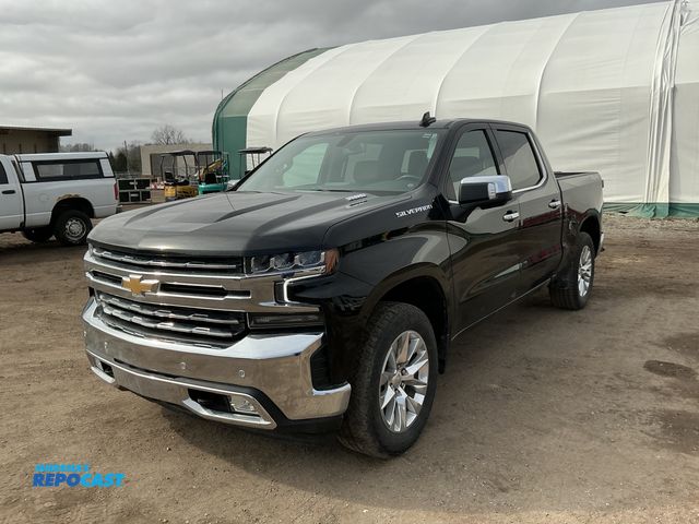 Lot 2-43395 - 2021 Chevrolet Silverado LTZ Crew Cab 4WD Crew Cab Short Box Pickup Truck 4x4