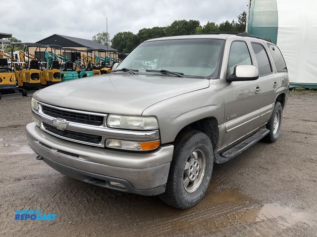 Lot 2-71232 - 2000 Chevrolet Tahoe k1500 SUV 4x4