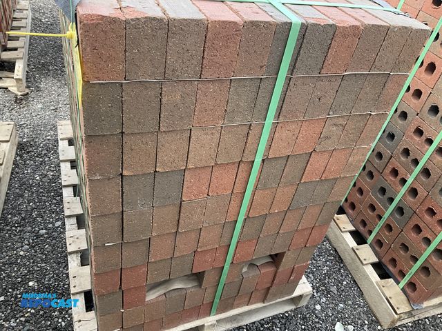 Lot 2-91530 - Belden Brick Company (1) Pallet of MOD RUBIGO BLD VEL 082527 Rubigo Red Velour Brick