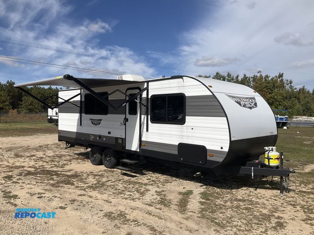 Lot 2-61596 - 2025 Wildwood 266BHLE Camper Travel Trailer
