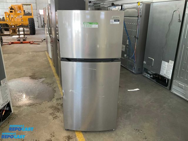 Lot 2-60914 - Scratch & Dent Frigidaire  FFHT1425VV05 Refrigerator/Freezer