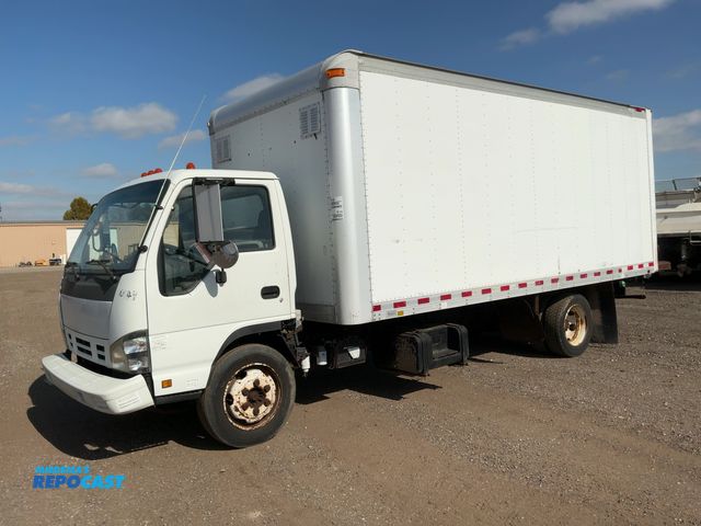 Lot 2-41966 - 2007 Isuzu 18' Box Truck