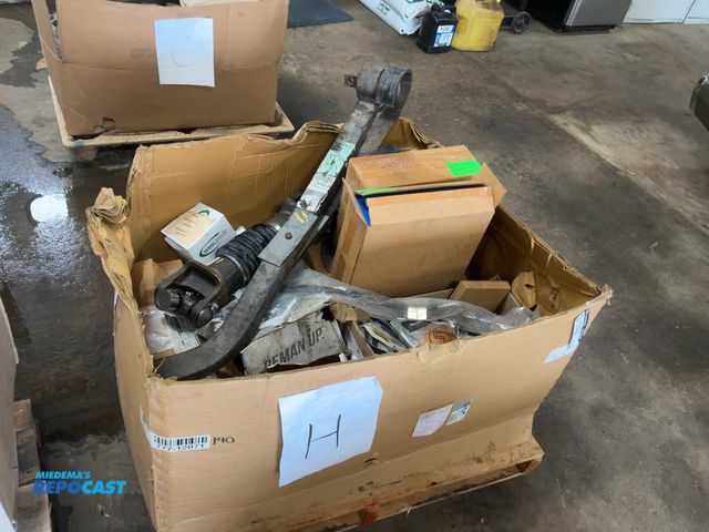 Lot 2-11431 - Skid of assorted new semi truck parts, includes circuit breakers, sleeves, clips, clamps, drive shaf...
