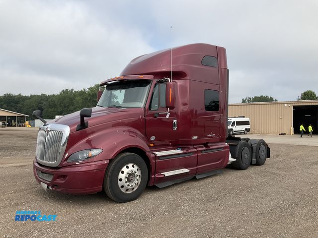Lot 2-11295 - 2015 INTERNATIONAL PROSTAR 6x2 Semi Truck