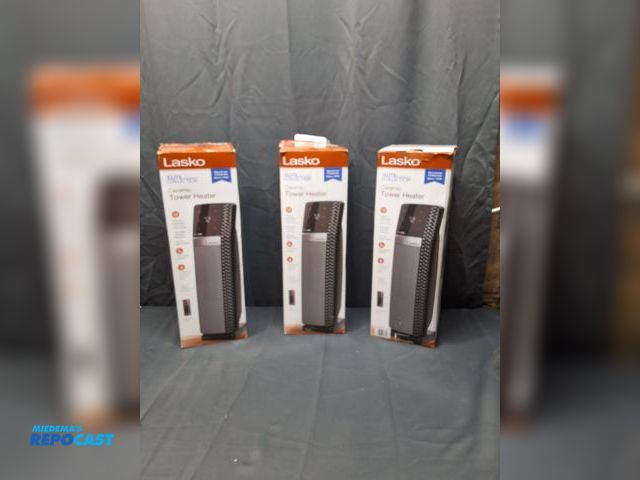 Lot 2-35767 - (3) Ceramic Tower Heaters. Works
