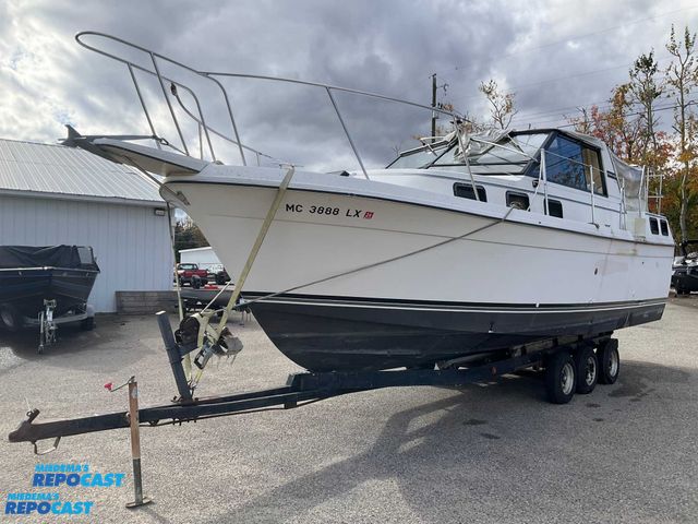 Lot 2-61000 - 1985 Carver Yachts Riviera Aft 28' Yacht Does NOT come with a trailer.


***There will be an added f...
