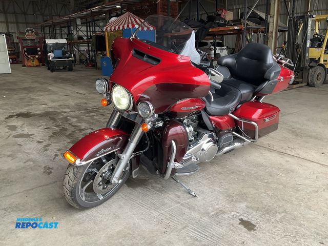 Lot 2-31070 - 2018 Harley Davidson FLHTK ULTRA LIMITED Motorcycle