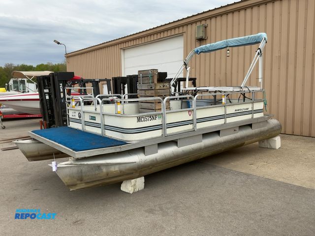 Lot 2-34776 - 1987 Riviera Cruiser 16 ft Pontoon Boat